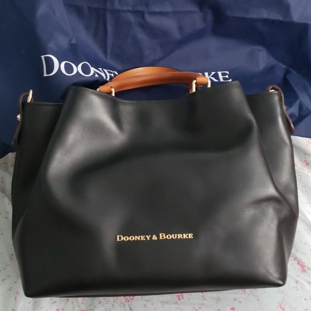 Dooney and Bourke Barlow